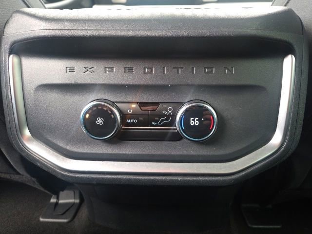 Certified 2025 Ford Expedition Active AWD/4WD image 23