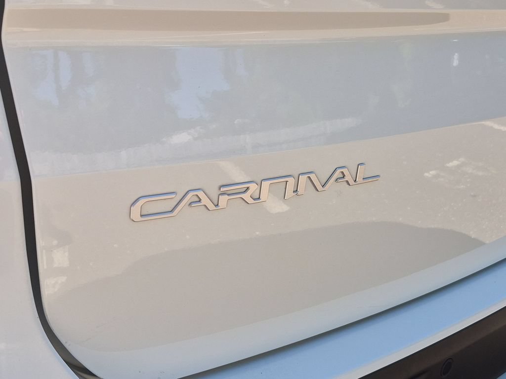Used 2024 Kia Carnival LX FWD image 35