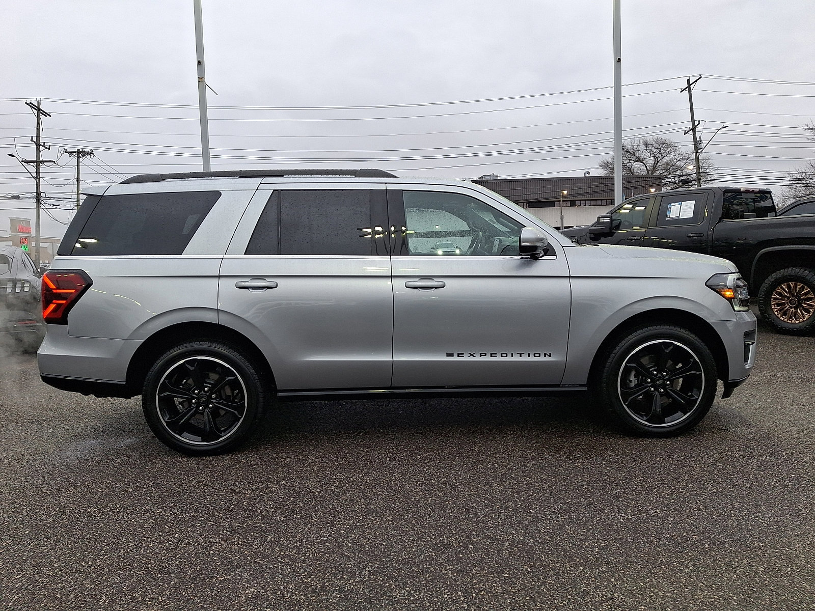 Certified 2023 Ford Expedition Limited image 9