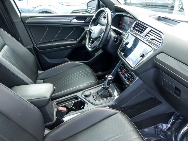 Used 2023 Volkswagen Tiguan SE R-Line AWD/4WD image 26