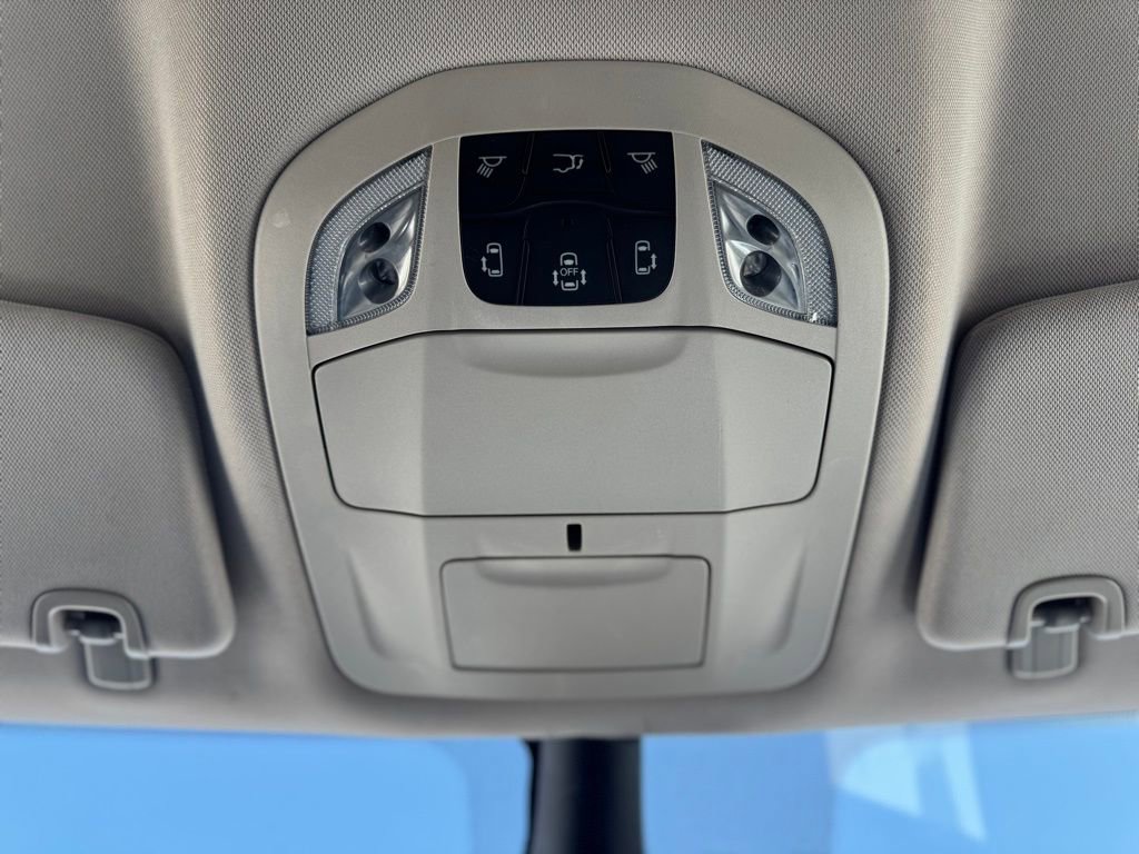 Used 2023 Chrysler Voyager LX FWD image 32