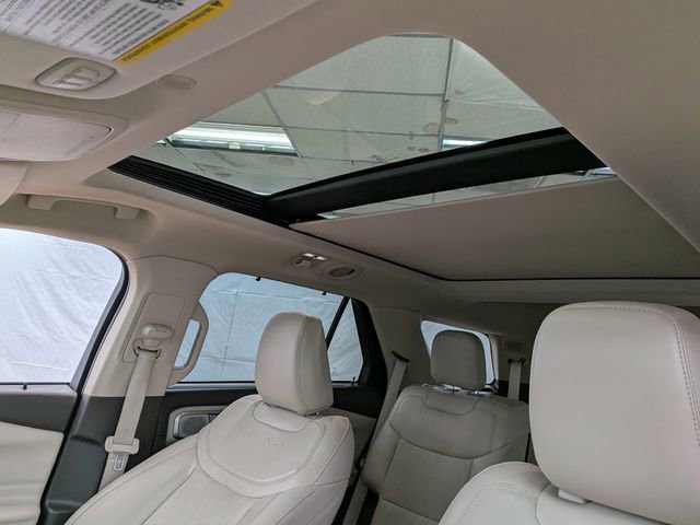 Certified 2023 Ford Explorer Platinum w/ Technology Package image 16