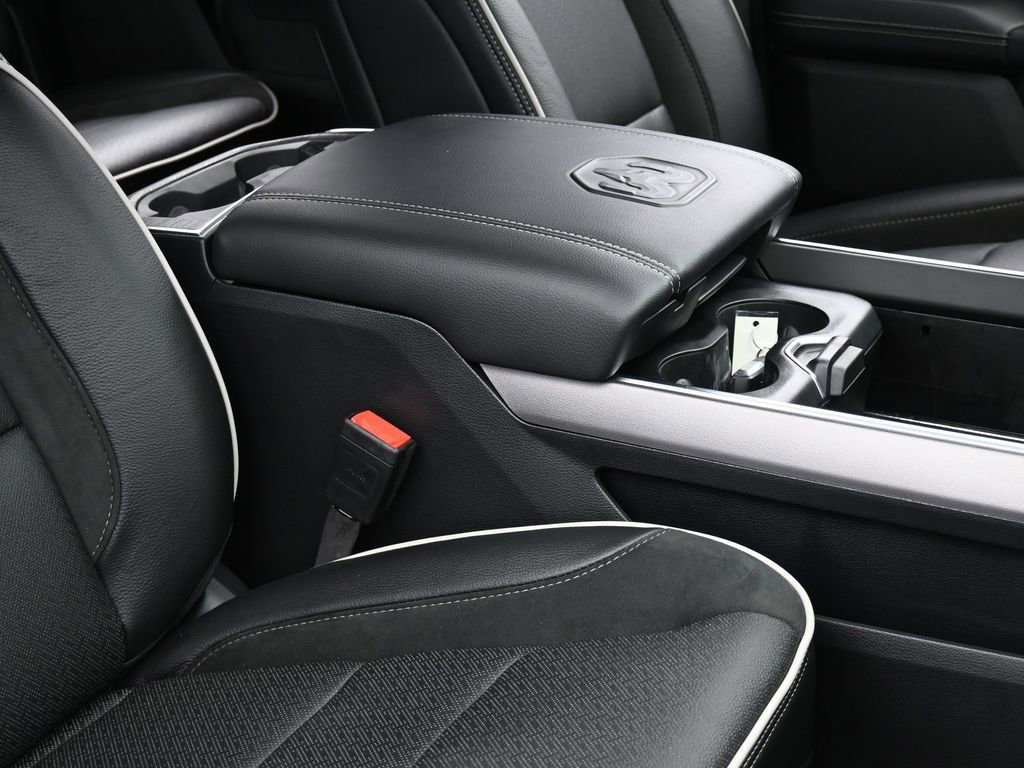 Used 2025 RAM 1500 Laramie image 39