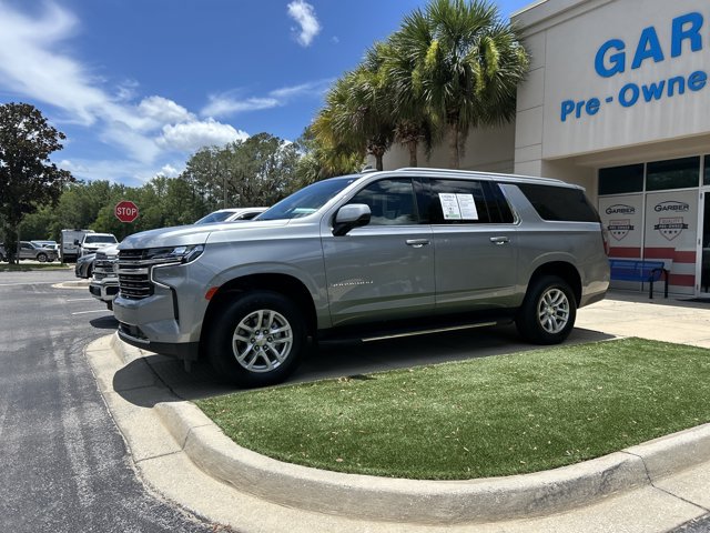 Used 2024 Chevrolet Suburban LT AWD/4WD image 11