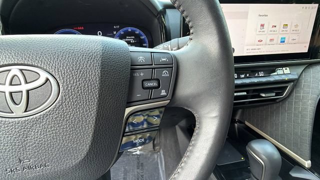 Used 2025 Toyota Camry XLE FWD image 25