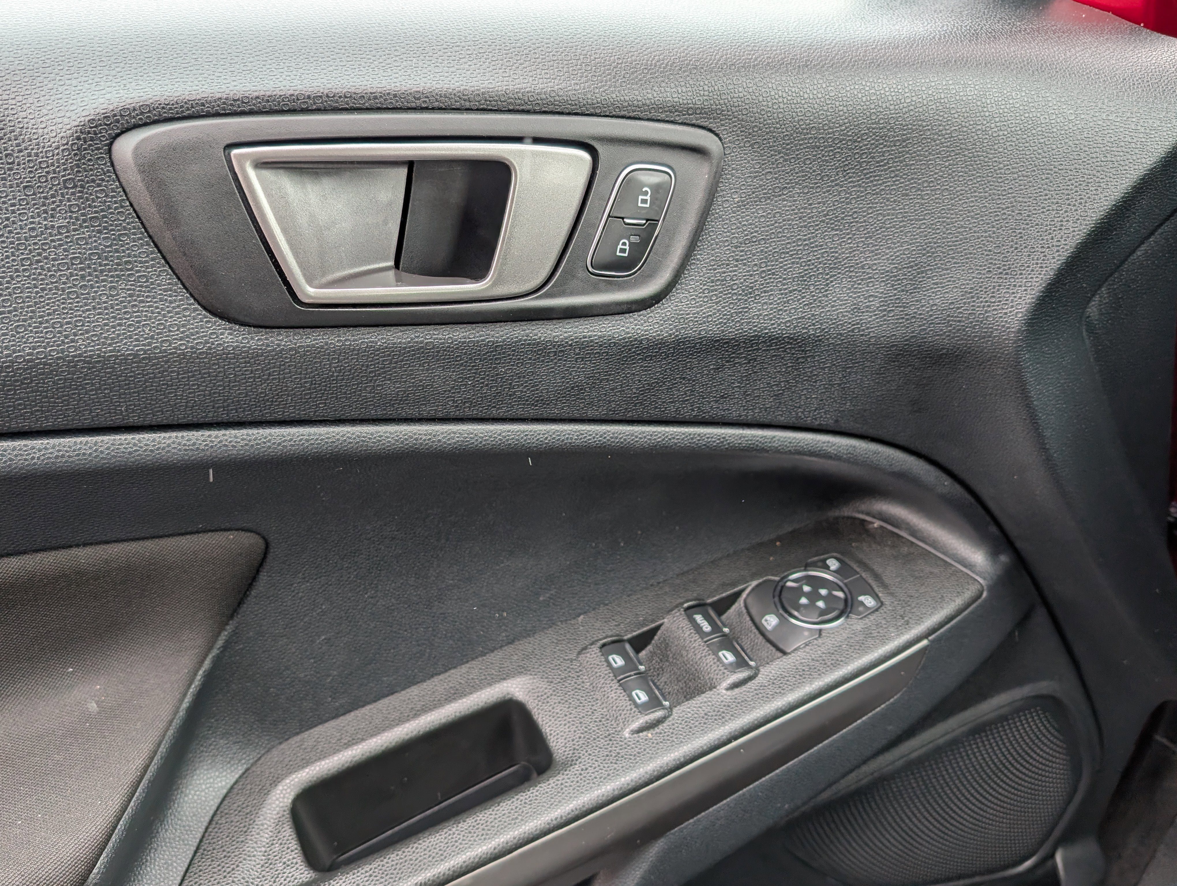 Certified 2020 Ford EcoSport SE image 17