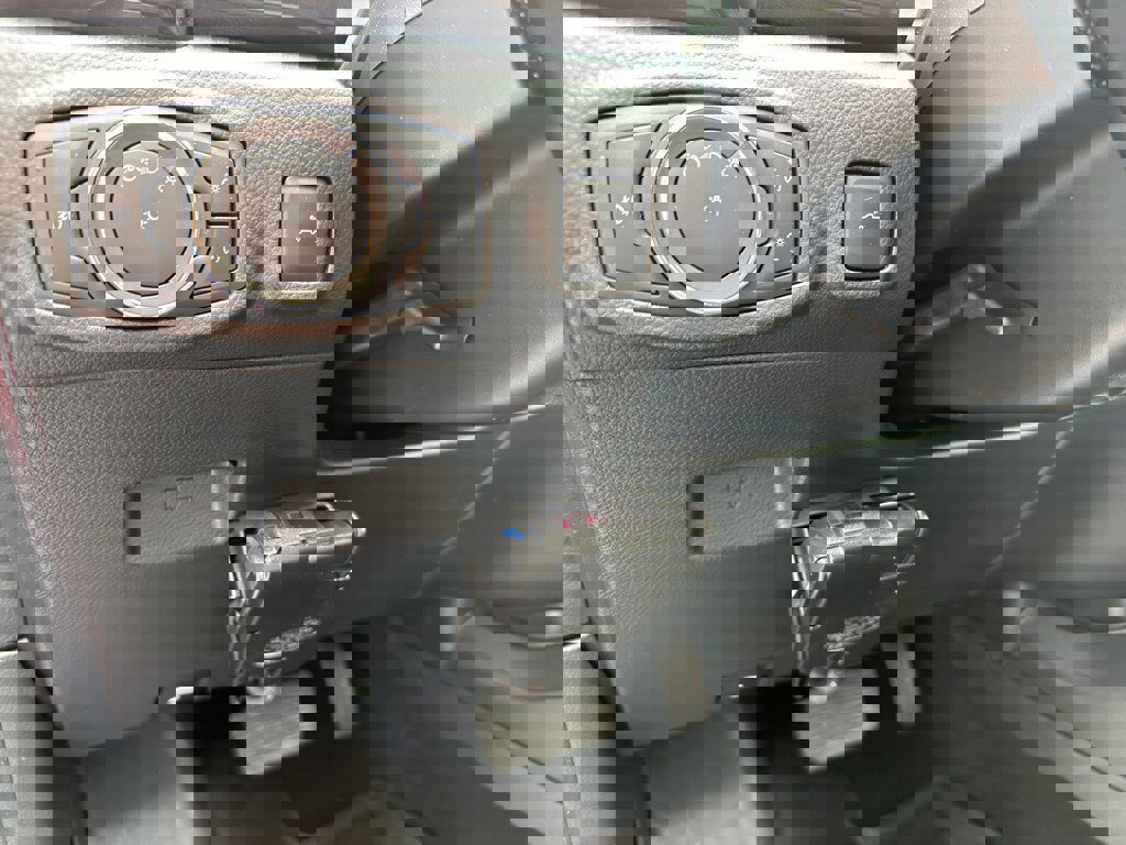 Certified 2020 Ford Ranger Lariat w/ Equipment Group 501A Mid image 24