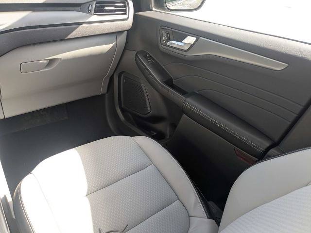 Certified 2026 Ford Escape SE FWD image 21