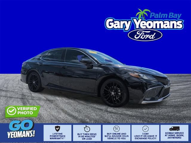 Used 2022 Toyota Camry XSE FWD image 1