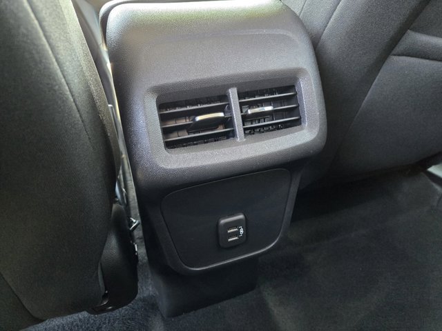 Used 2024 Chevrolet Equinox LT AWD/4WD image 11