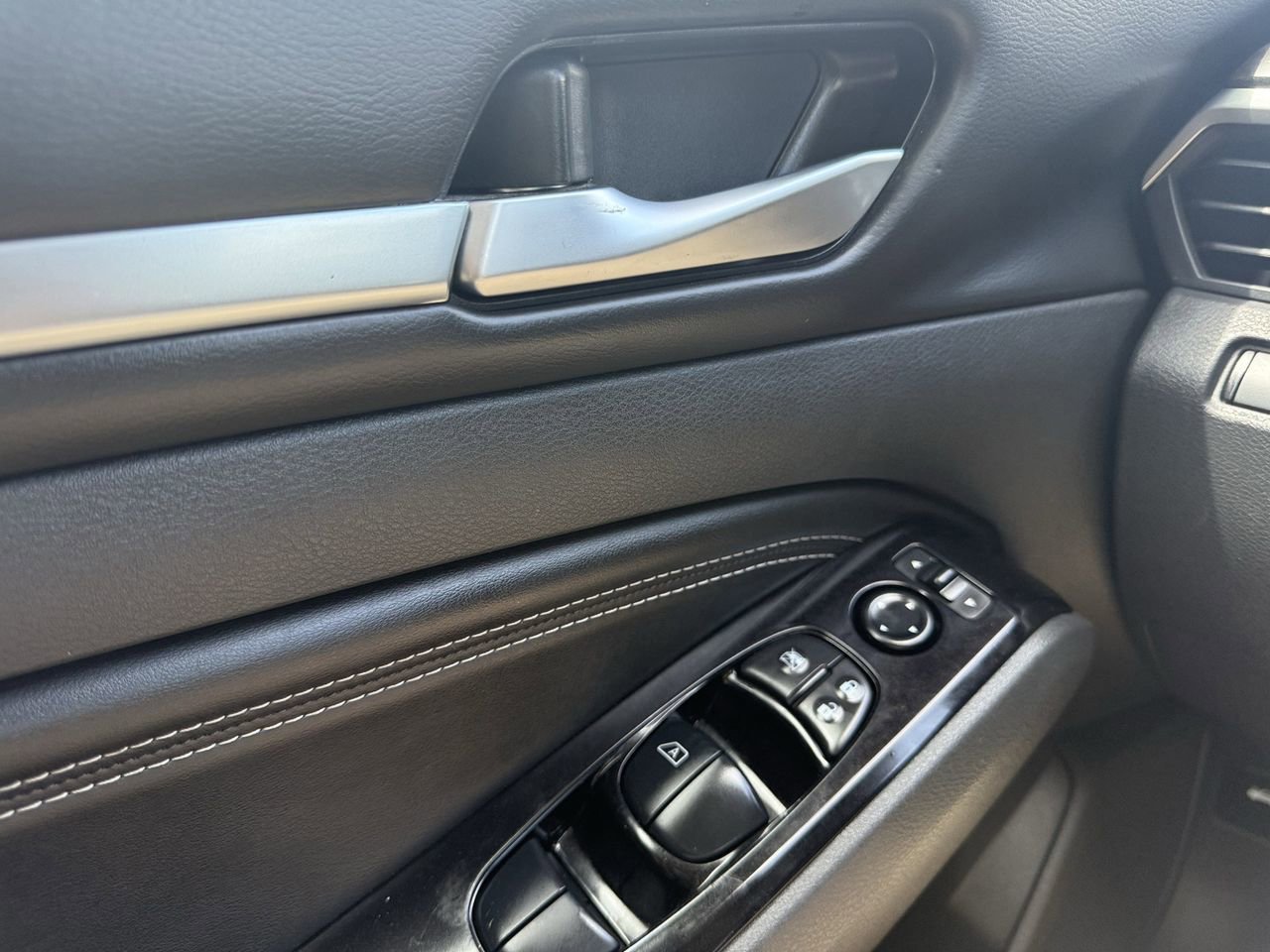 Used 2023 Nissan Altima 2.5 SL image 23