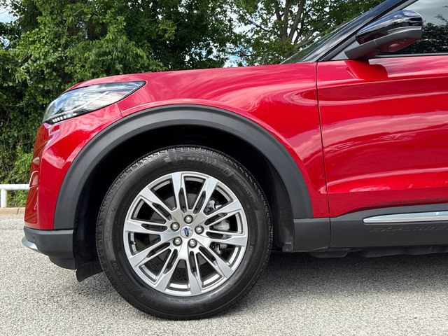Certified 2025 Ford Explorer Platinum RWD image 5
