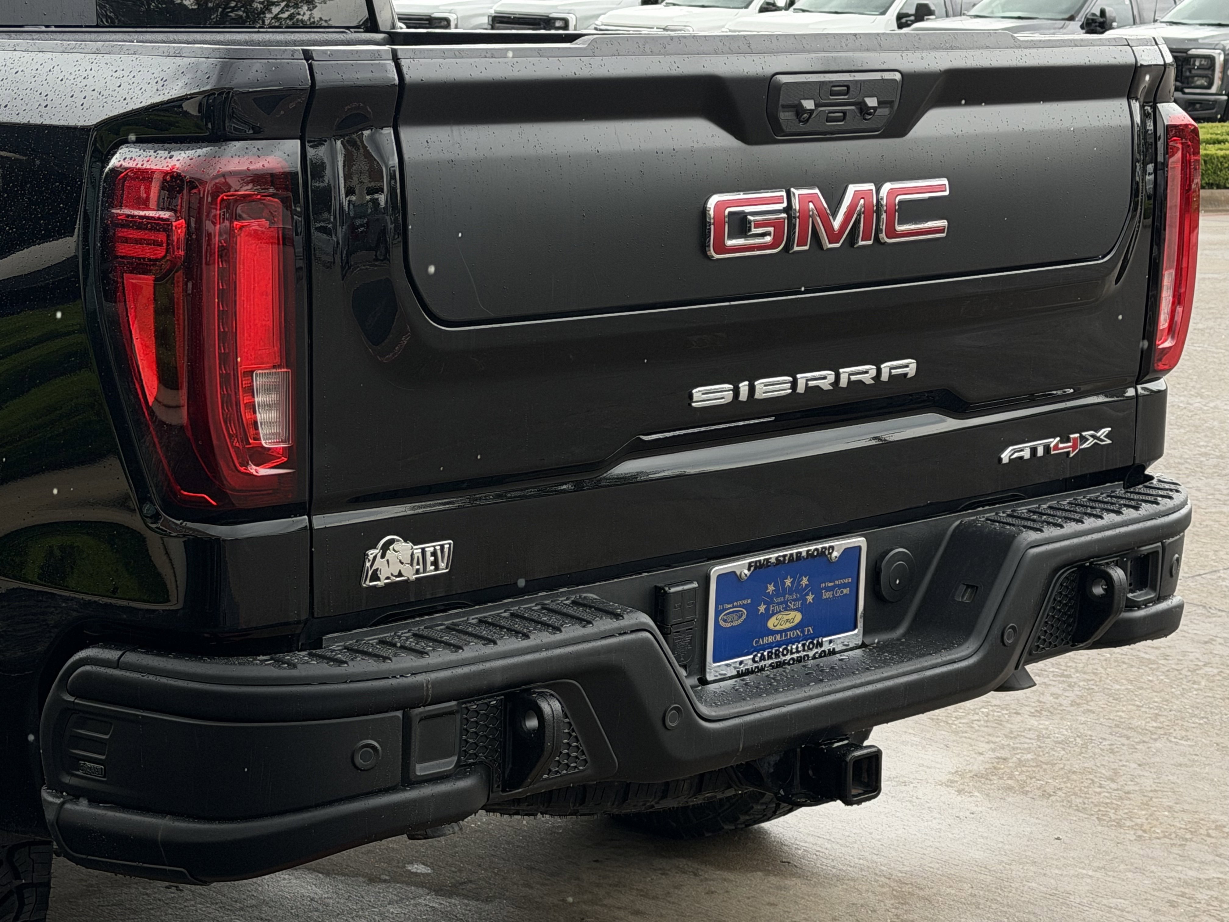 Used 2024 GMC Sierra 1500 AT4X w/ AT4X AEV Edition AWD/4WD image 7
