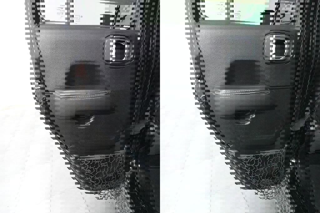 Used 2020 Jeep Wrangler Unlimited Sahara image 26