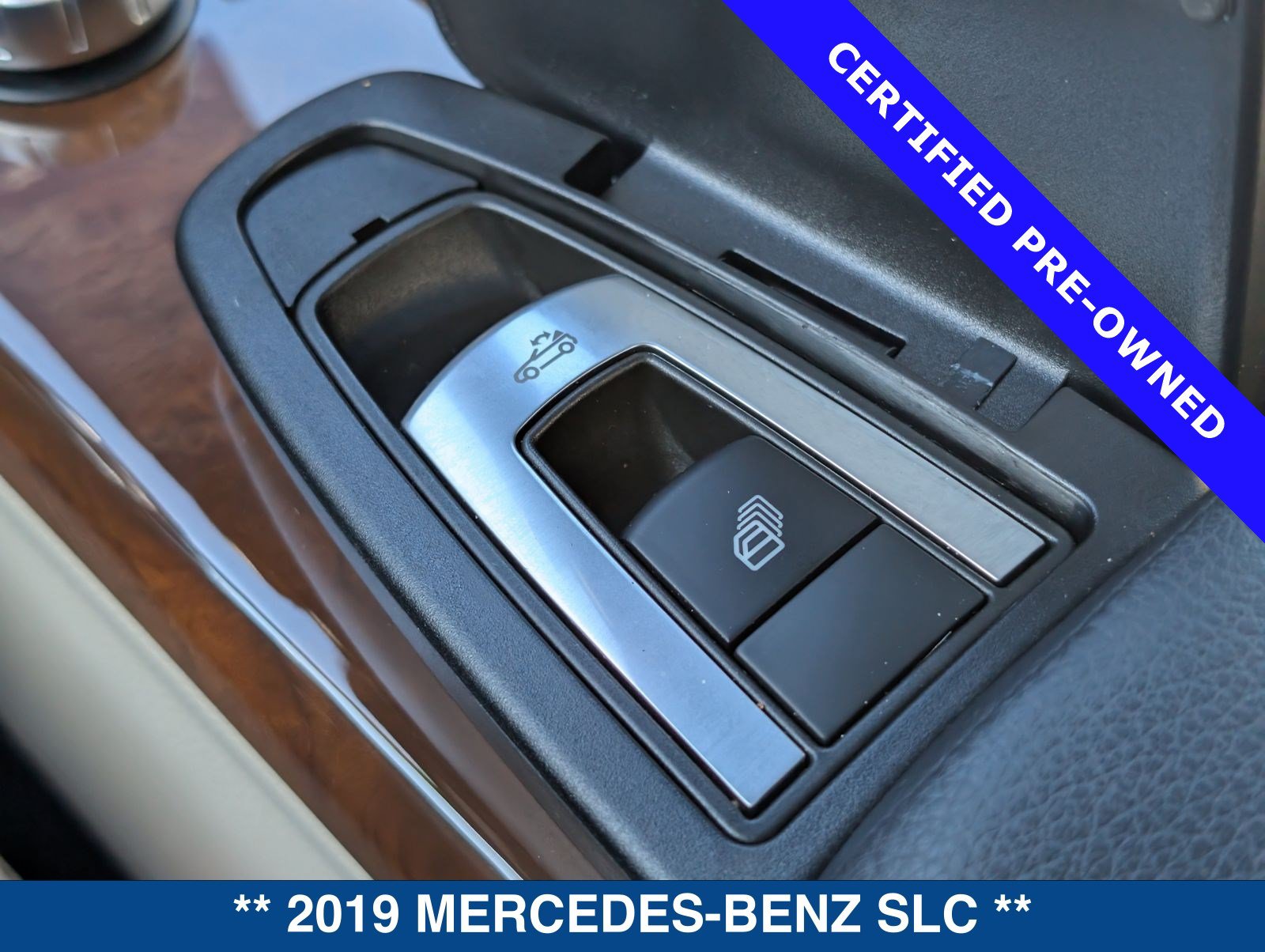 Used 2019 Mercedes-Benz SLC 300 image 28