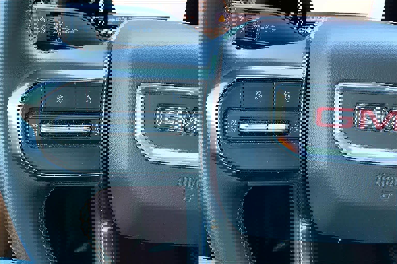 Used 2024 GMC Canyon AT4 image 23