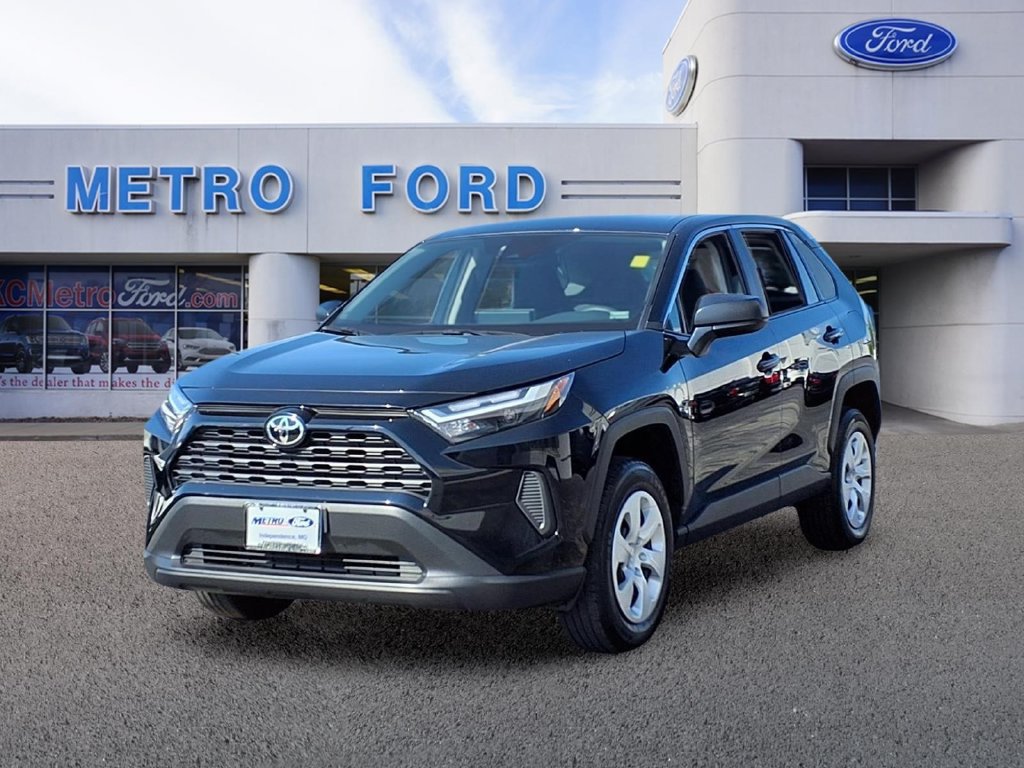Used 2025 Toyota RAV4 LE AWD/4WD image 7