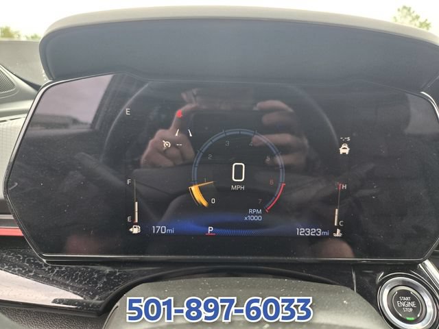 Used 2025 Chevrolet Trax RS w/ Sunroof Package FWD image 28