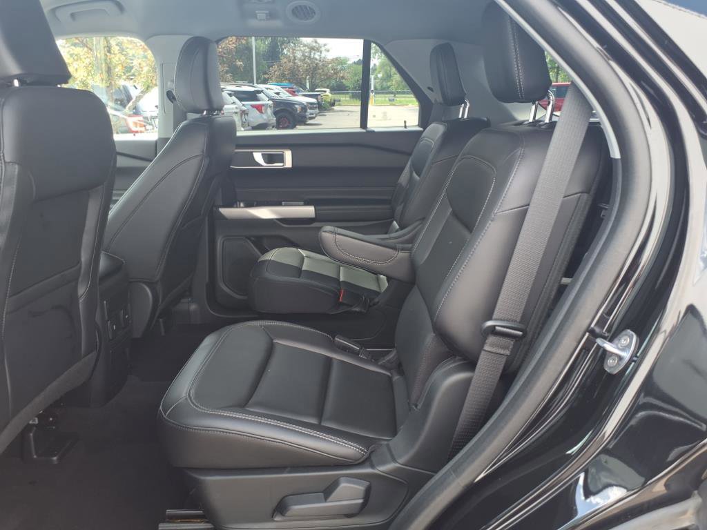 Certified 2023 Ford Explorer XLT w/ Equipment Group 202A image 9