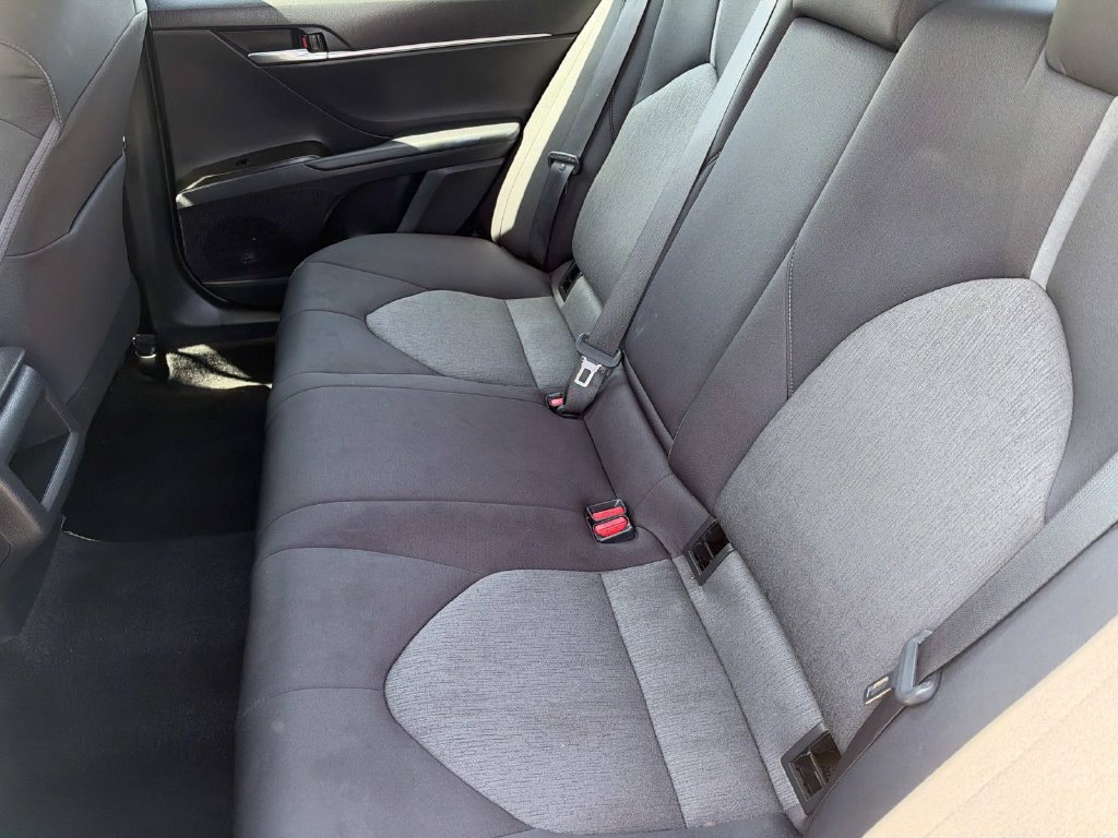 Used 2021 Toyota Camry LE FWD image 18
