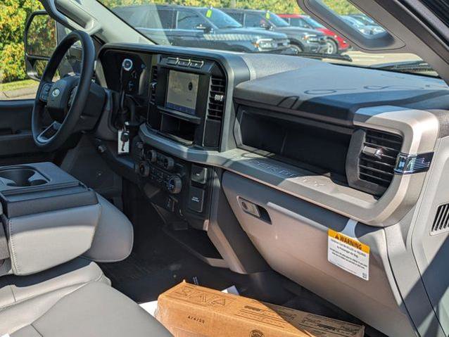 Certified 2023 Ford F350 XL w/ Snow Plow Prep Package AWD/4WD image 28