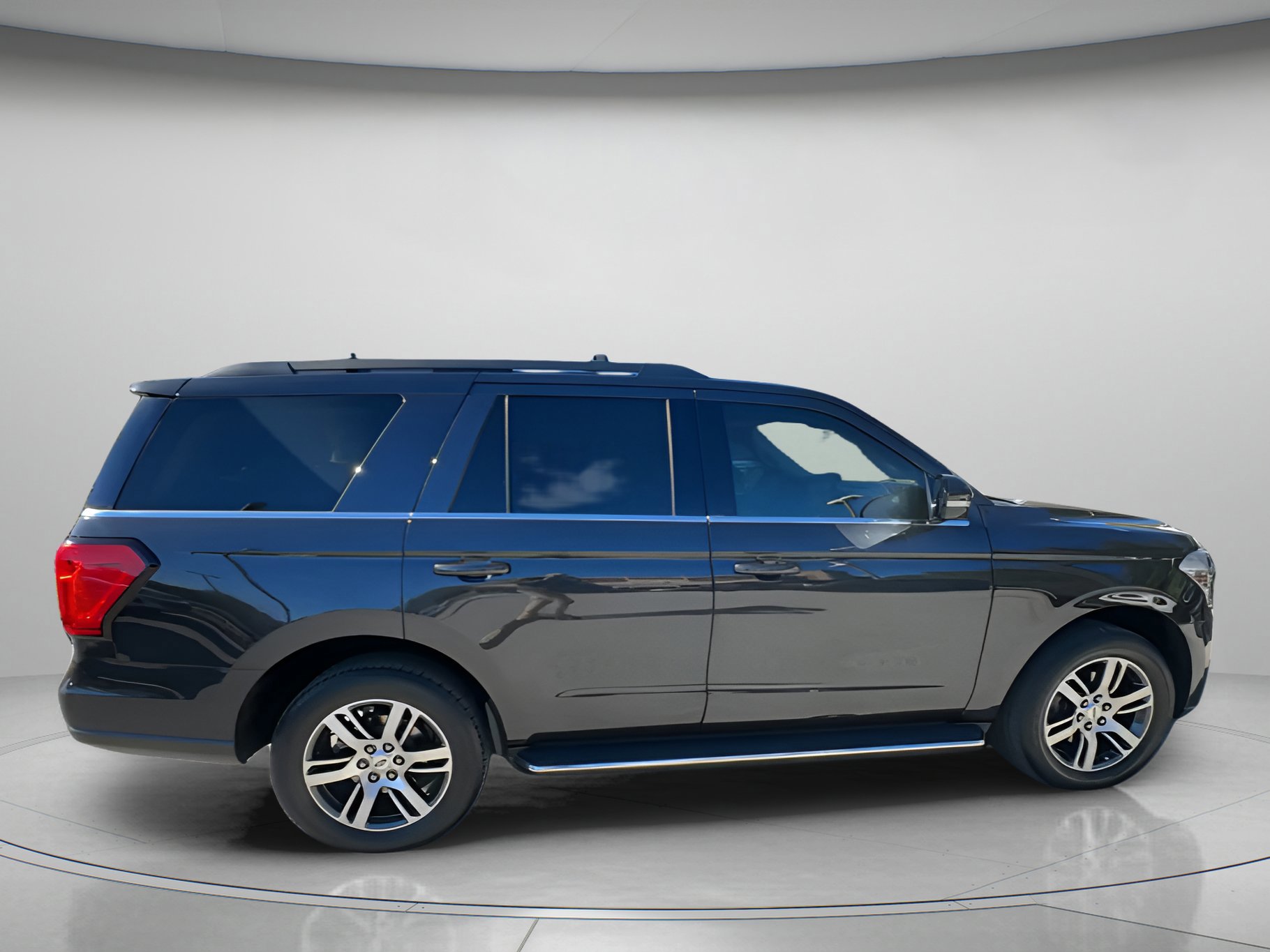 Certified 2023 Ford Expedition XLT image 27