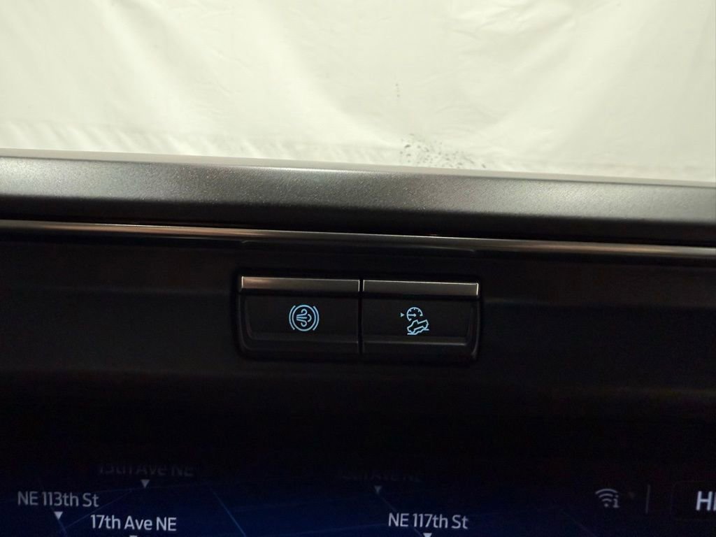 Certified 2025 Ford F450 Platinum w/ Platinum Plus Package image 38