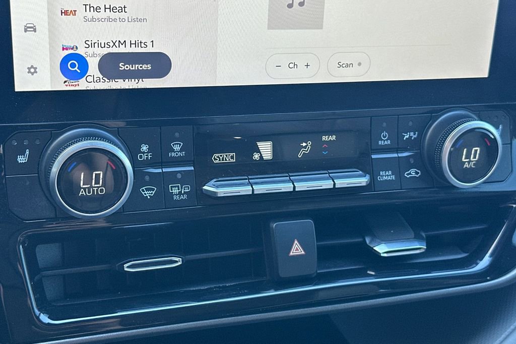 Used 2023 Toyota Highlander XLE AWD/4WD image 17