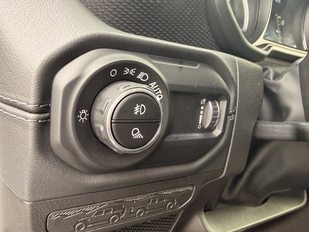 Used 2024 Jeep Gladiator Mojave w/ Steel Bumper Group image 16