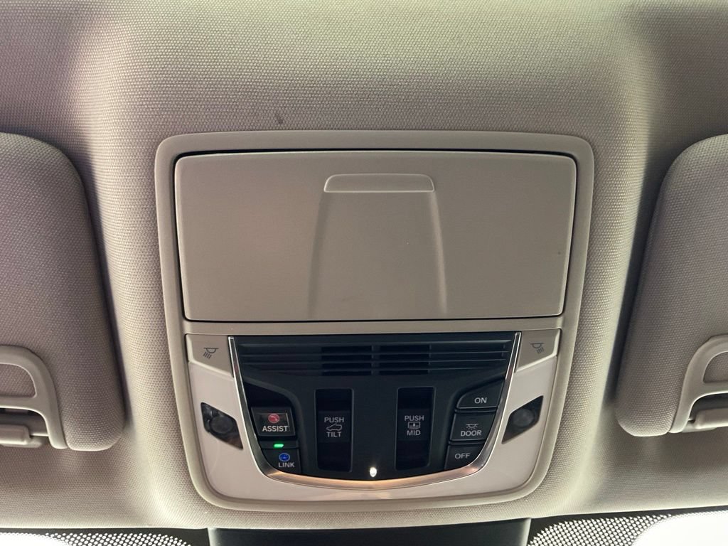 Used 2022 Acura MDX FWD w/ Technology Package image 22