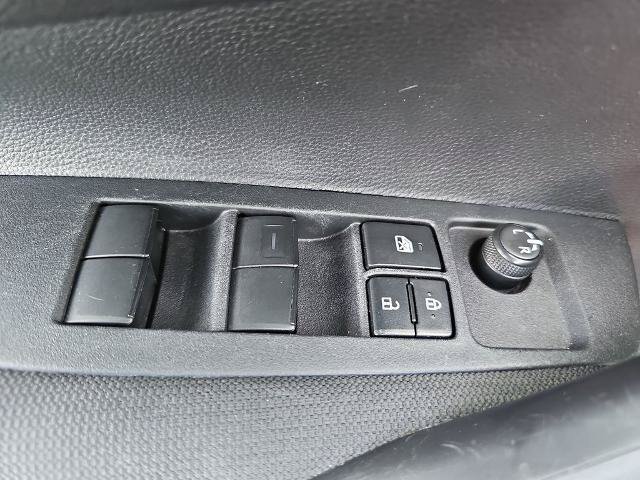 Used 2025 Toyota Corolla LE FWD image 27