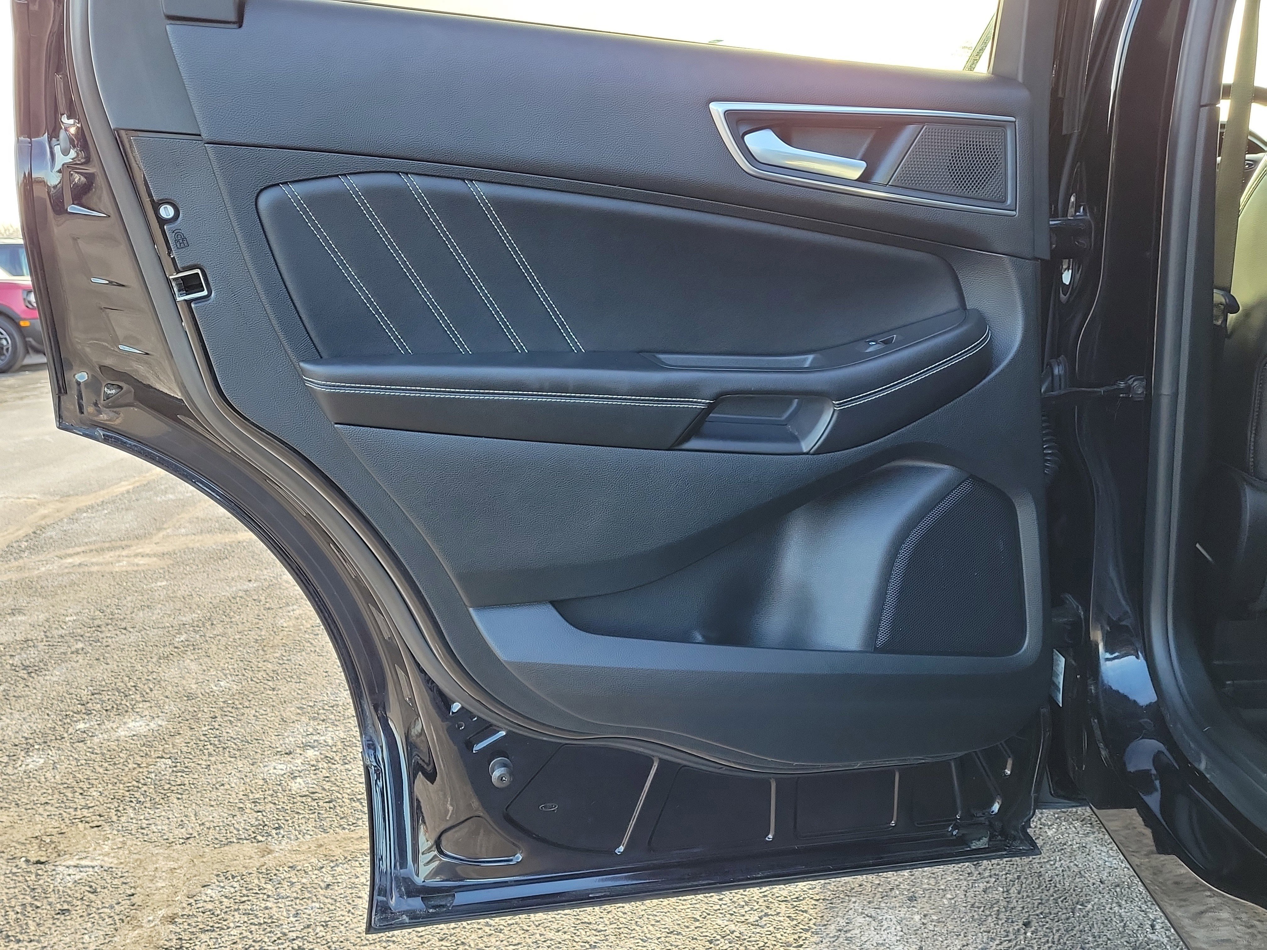 Certified 2024 Ford Edge ST w/ Equipment Group 401A image 9