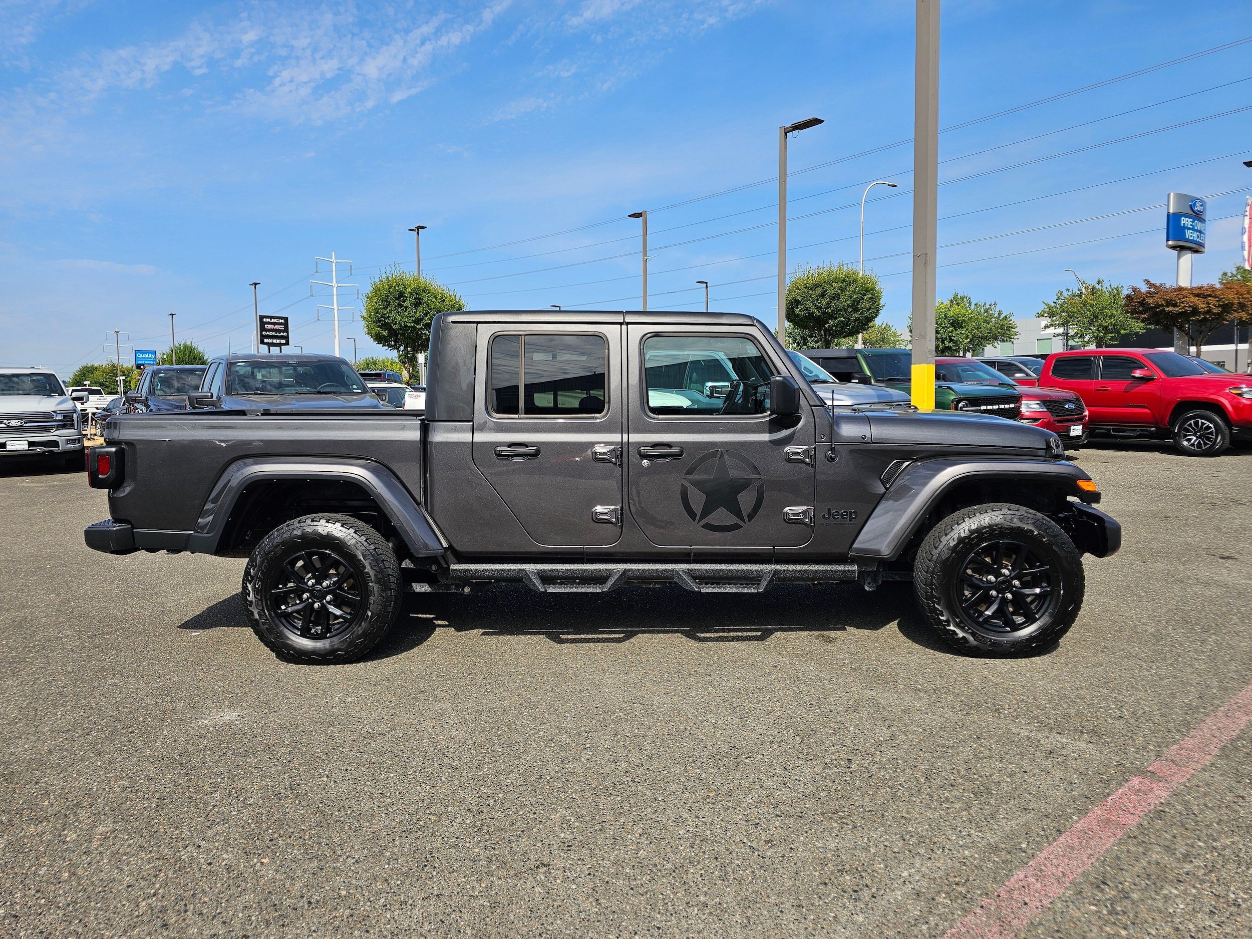 Used 2023 Jeep Gladiator Sport AWD/4WD image 4