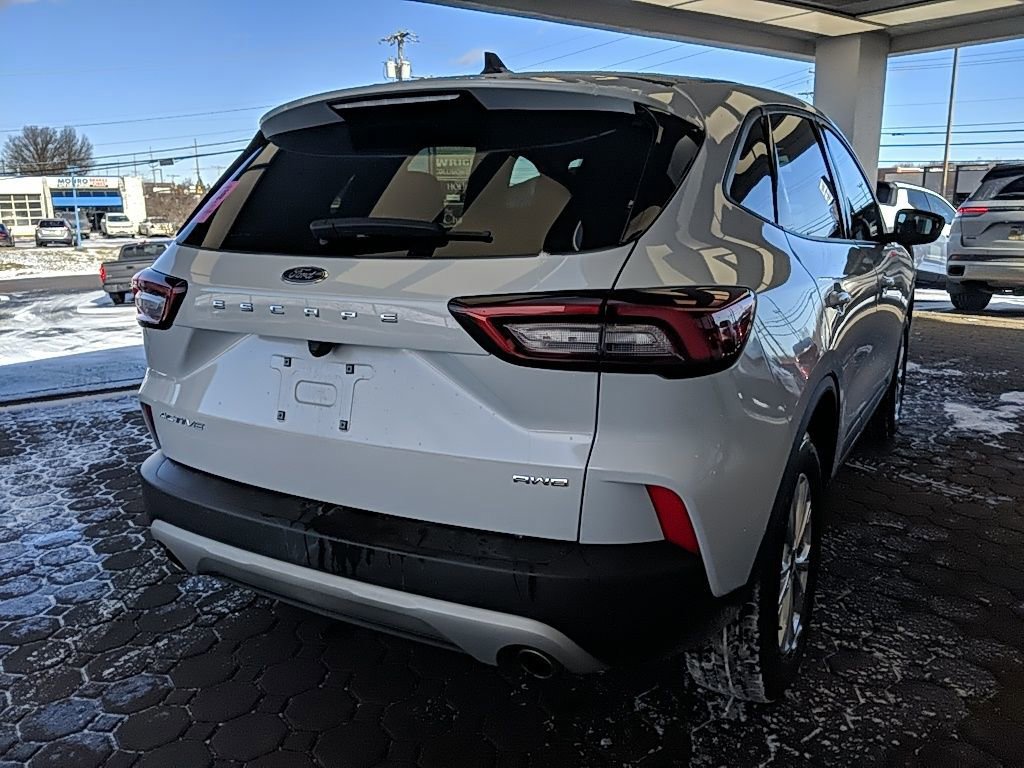 Certified 2025 Ford Escape Active image 3