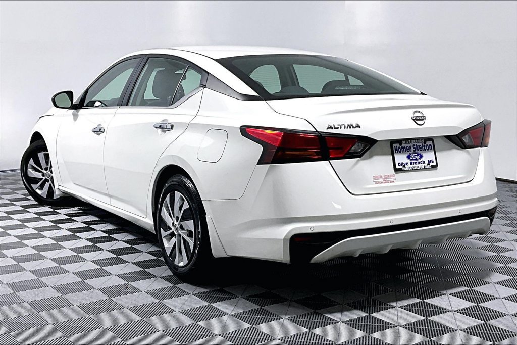 Used 2024 Nissan Altima 2.5 S FWD image 11