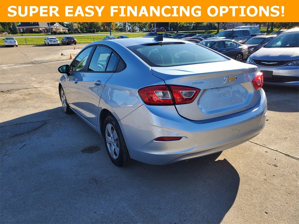 Used 2018 Chevrolet Cruze LS image 3