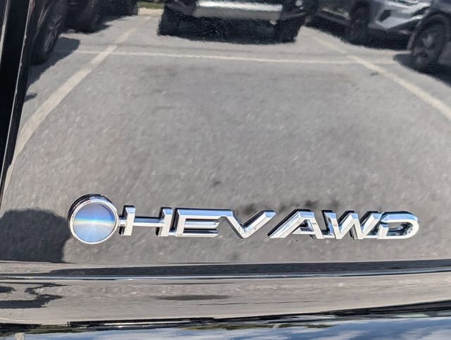 Used 2025 Toyota Crown Signia XLE image 9