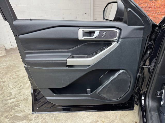 Certified 2023 Ford Explorer XLT image 12