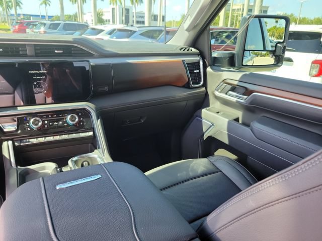Used 2025 GMC Sierra 2500 Denali AWD/4WD image 25