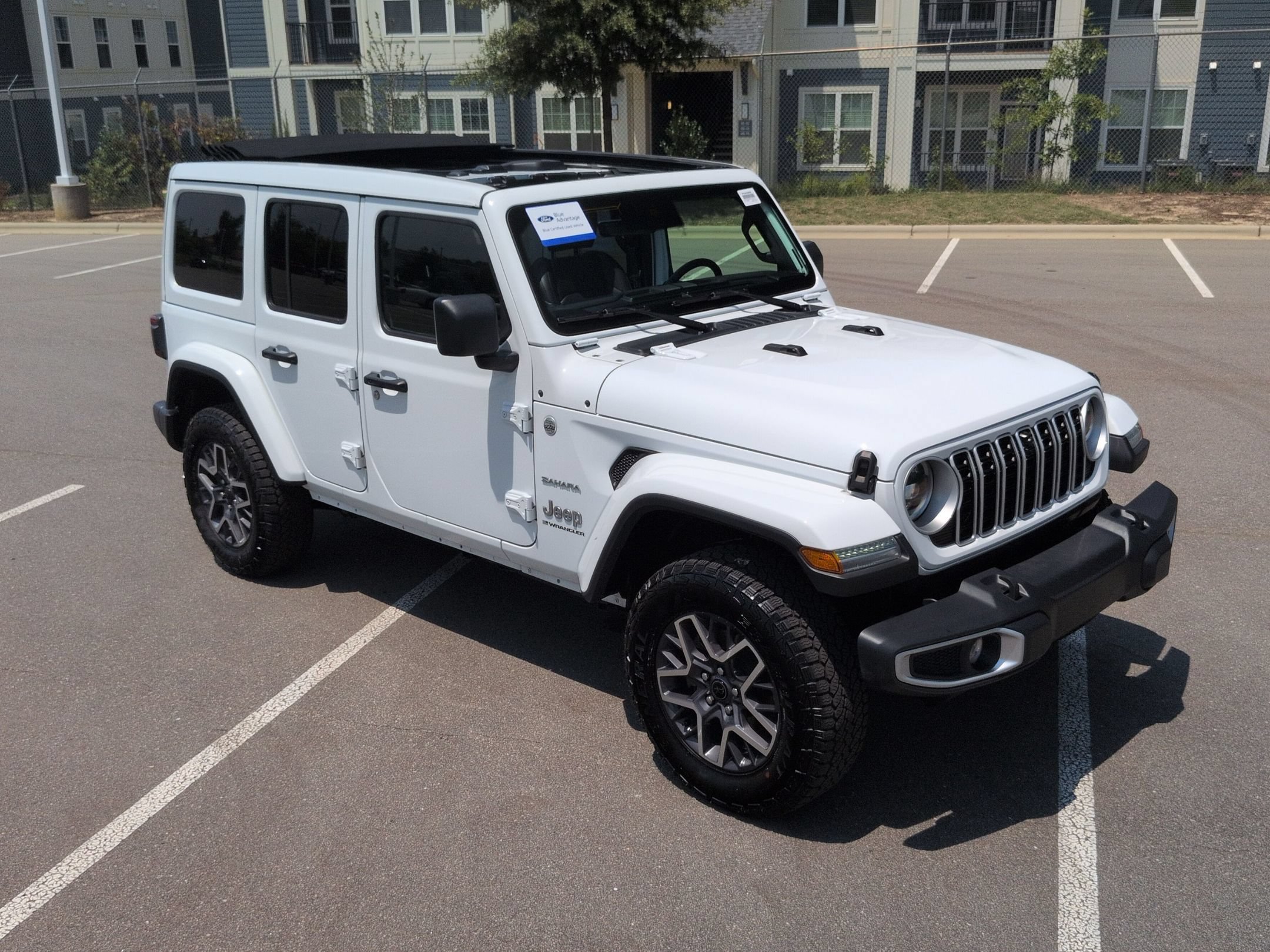 Used 2024 Jeep Wrangler Unlimited Sahara w/ Technology Group AWD/4WD image 40