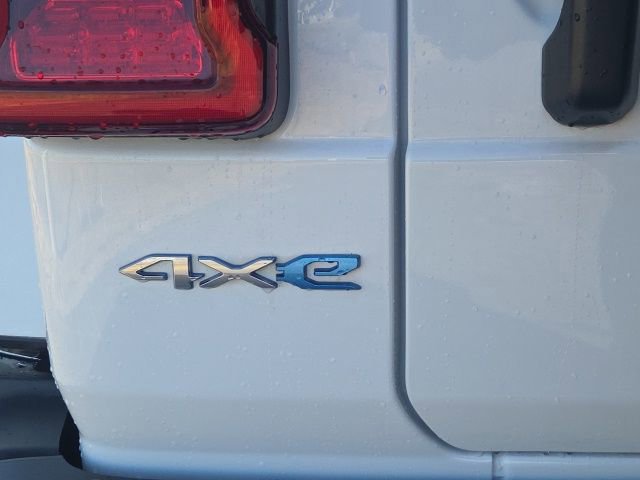 Used 2023 Jeep Wrangler Unlimited Sahara w/ Cold Weather Group image 14