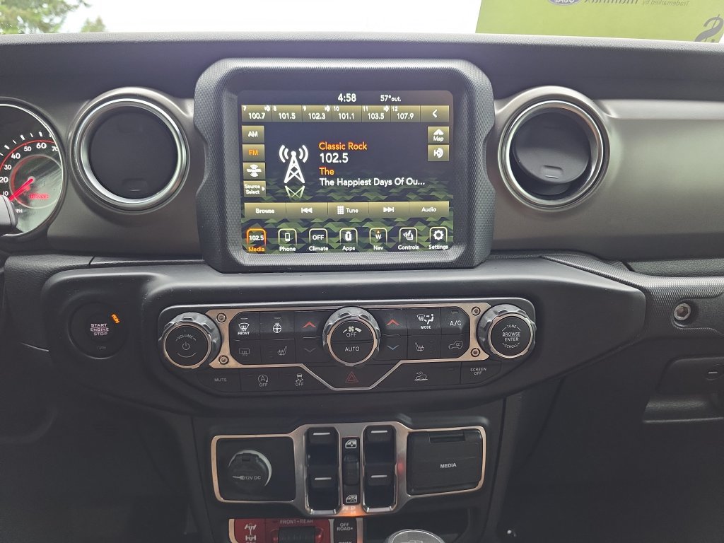 Used 2022 Jeep Gladiator Rubicon w/ Cold Weather Group AWD/4WD image 27