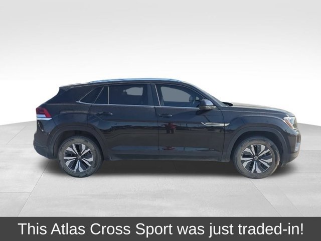 Used 2024 Volkswagen Atlas Cross Sport SE FWD image 1
