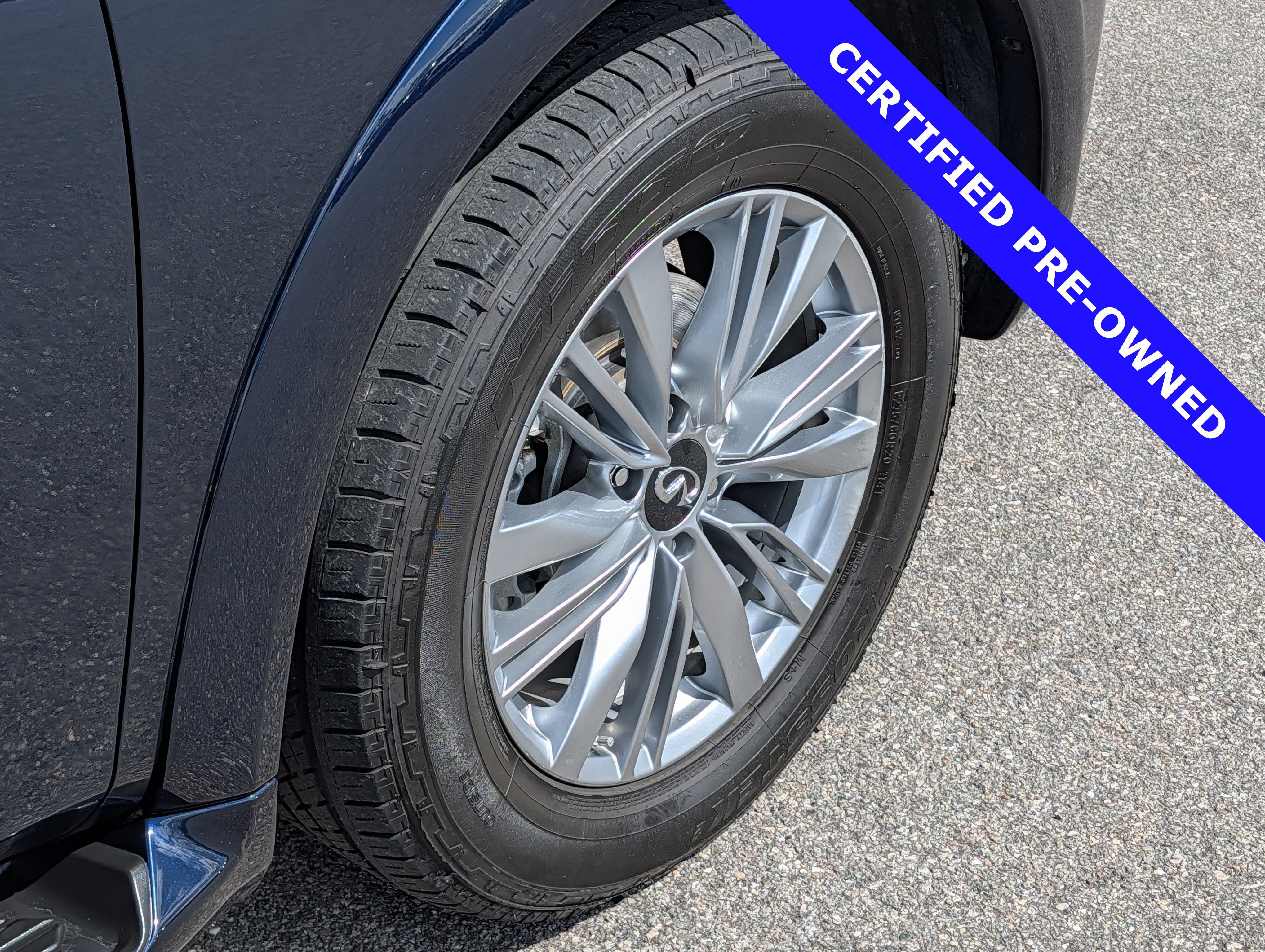 Used 2021 INFINITI QX80 Luxe image 13