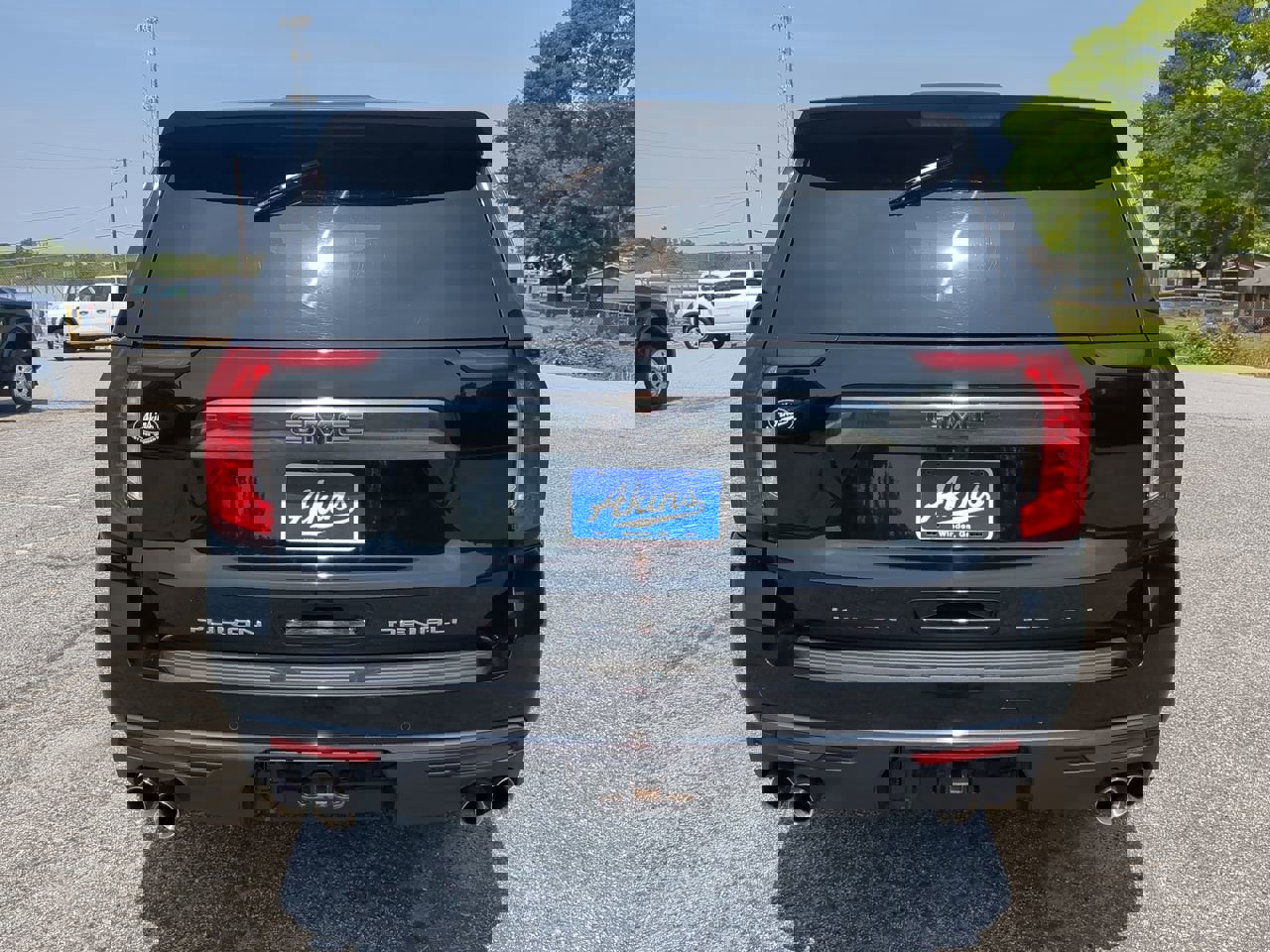 Used 2023 GMC Yukon XL Denali Ultimate image 3