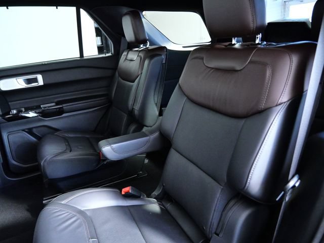 Certified 2023 Ford Explorer Platinum w/ Technology Package AWD/4WD image 15