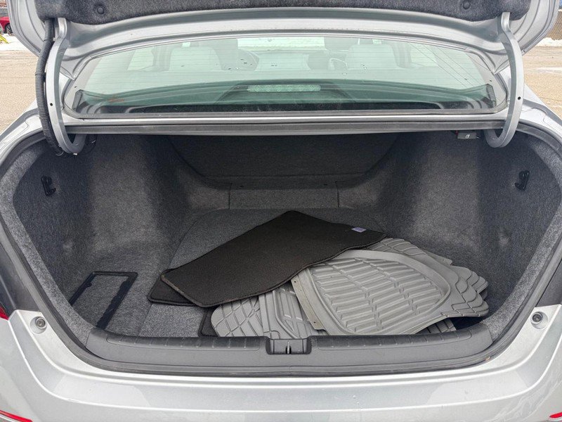 Used 2018 Honda Accord LX image 10