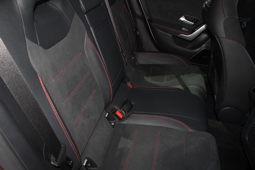 Used 2023 Mercedes-Benz CLA 250 image 25