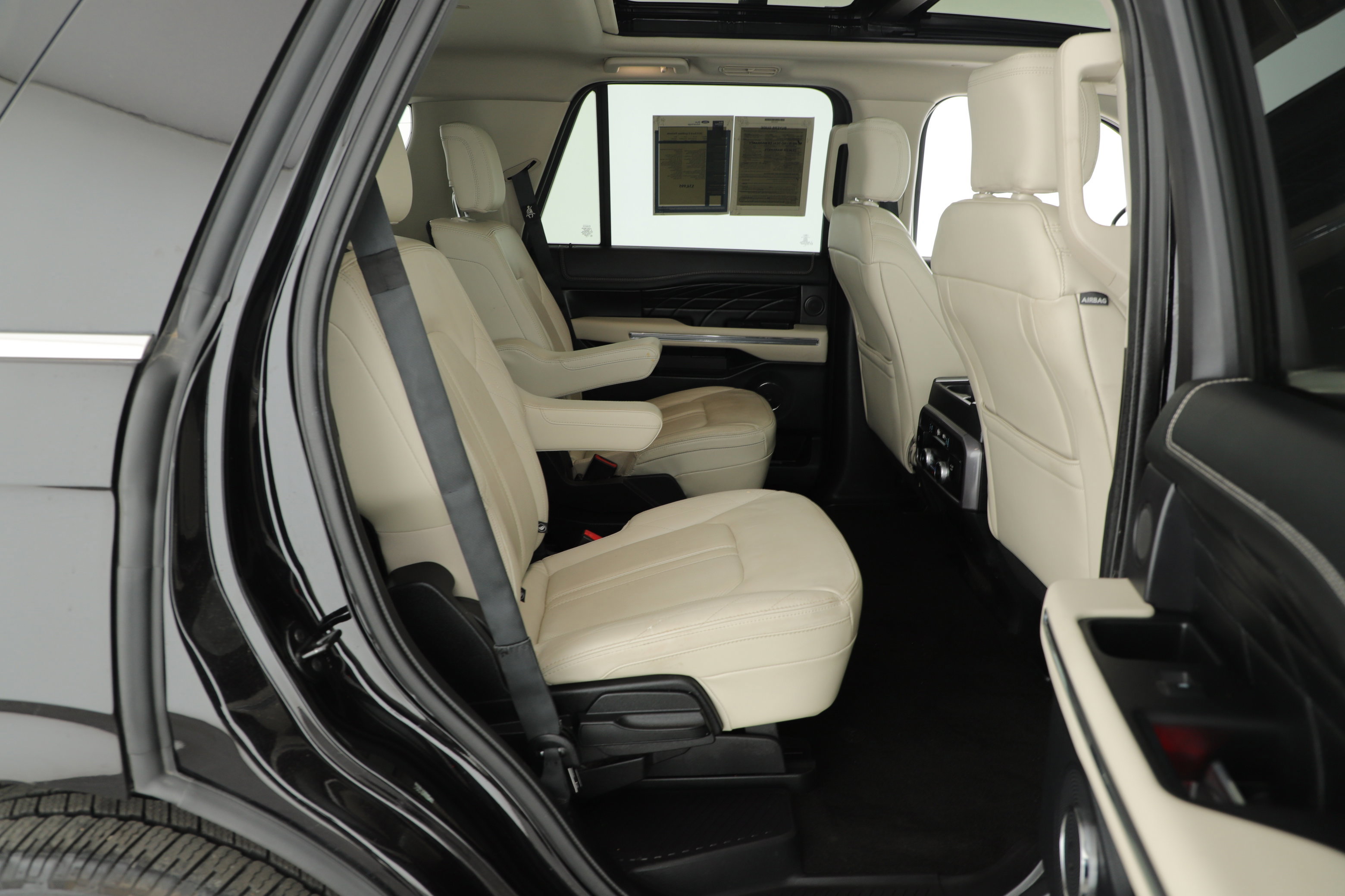 Certified 2019 Ford Expedition Platinum image 13