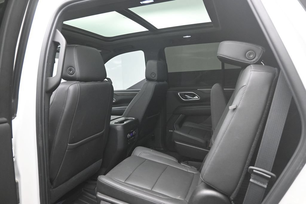 Used 2021 Chevrolet Tahoe LT w/ LT Signature Package RWD image 2